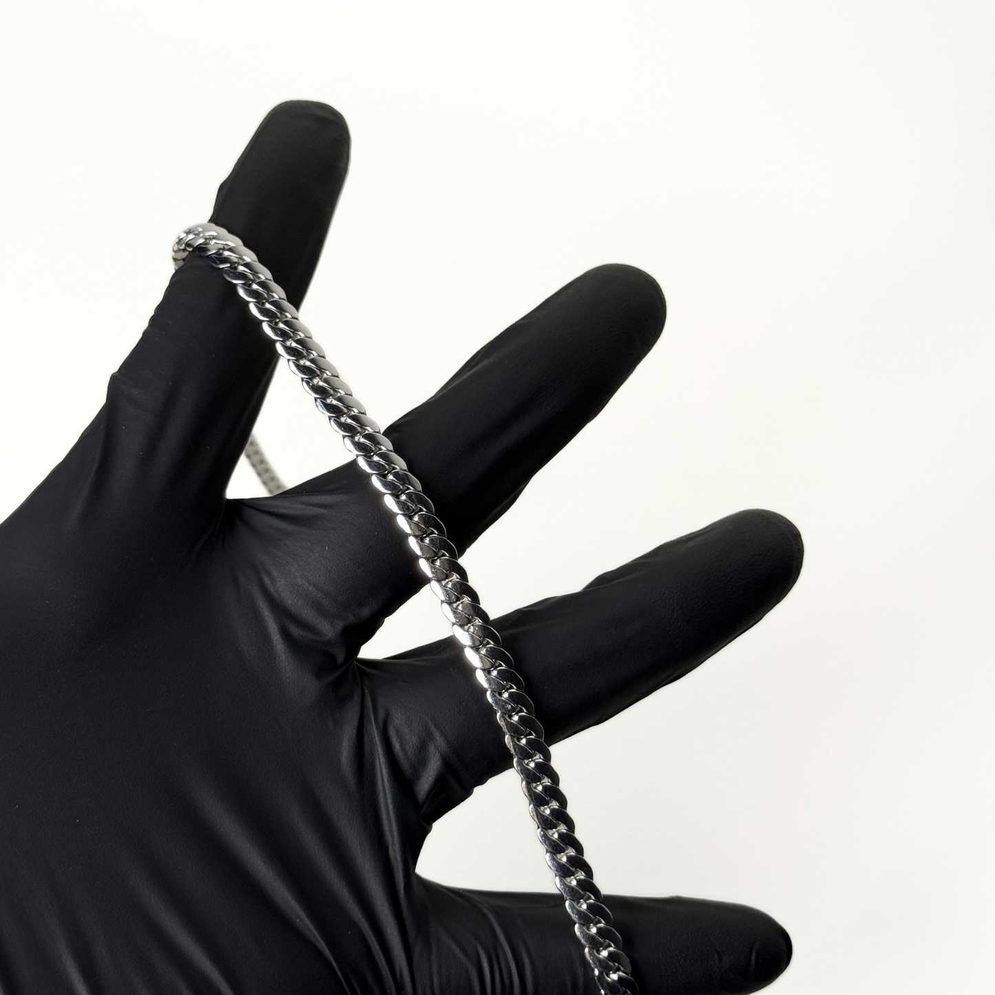 Round Stainless Steal Necklace With Free Delivery